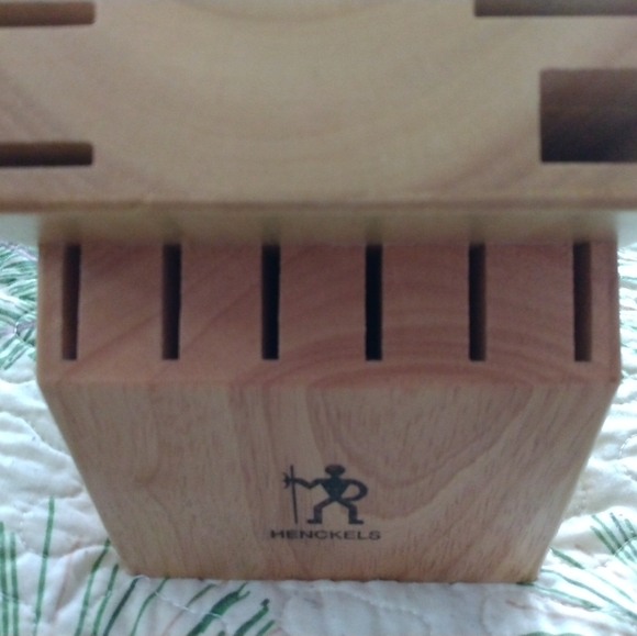 Henckels 14 knife Wood Block - Picture 7 of 7